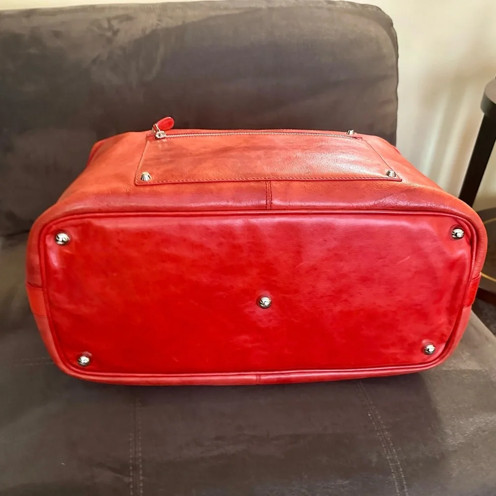 Balenciaga Duffle Bag - Picture 5 of 10